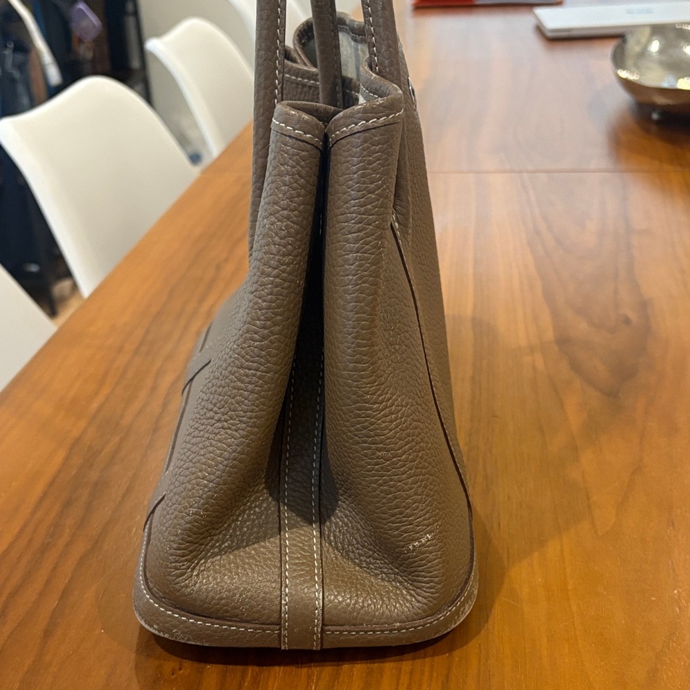 Hermes Elegant Brown Leather Tote Bag - Picture 5 of 9